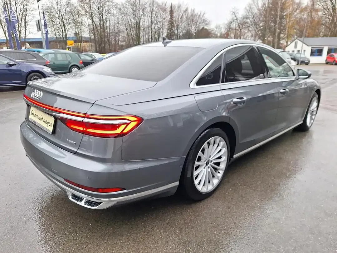 Audi A8 - Thumbnail 10