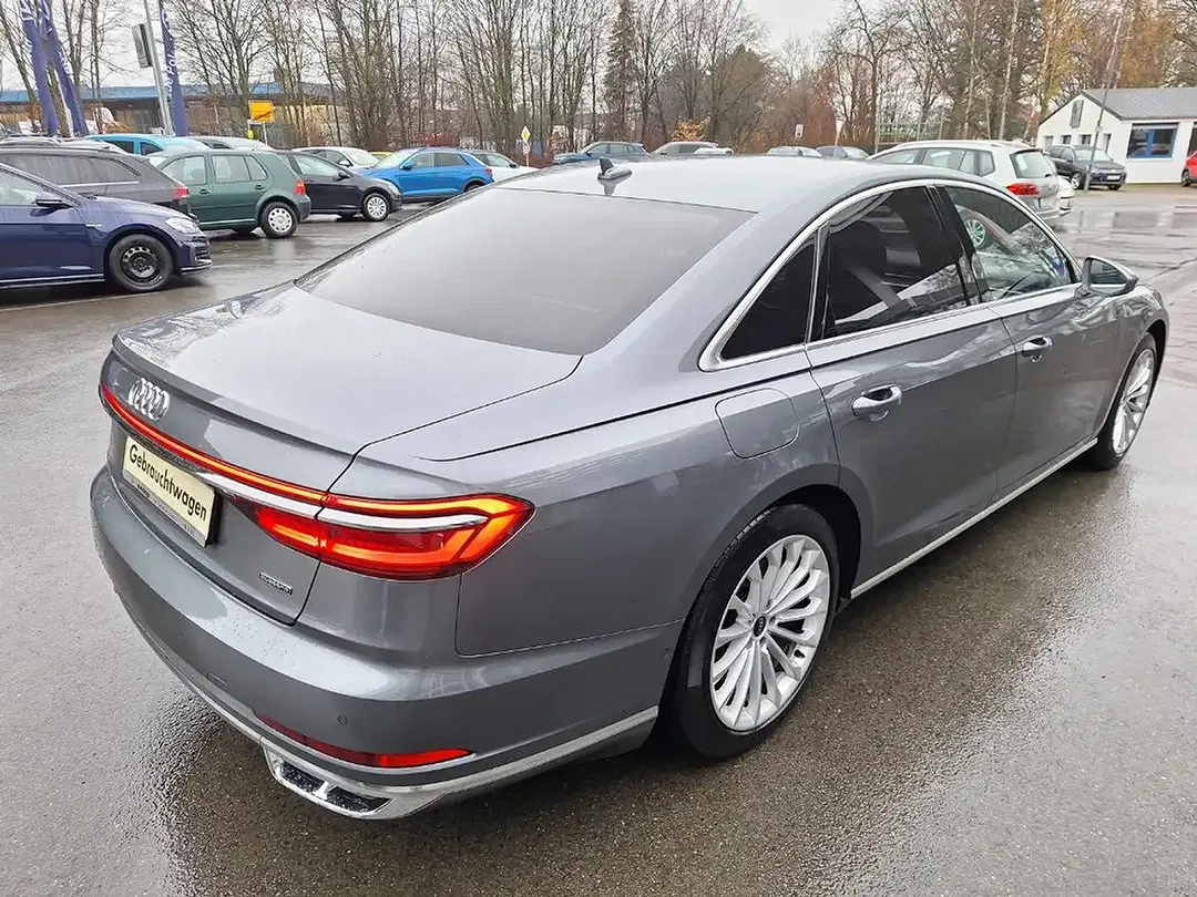 Audi A8 - Thumbnail 11