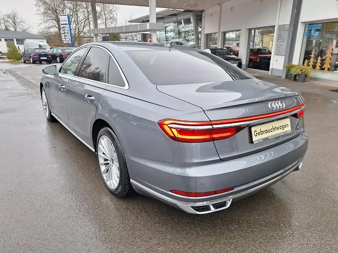 Audi A8 - Thumbnail 12