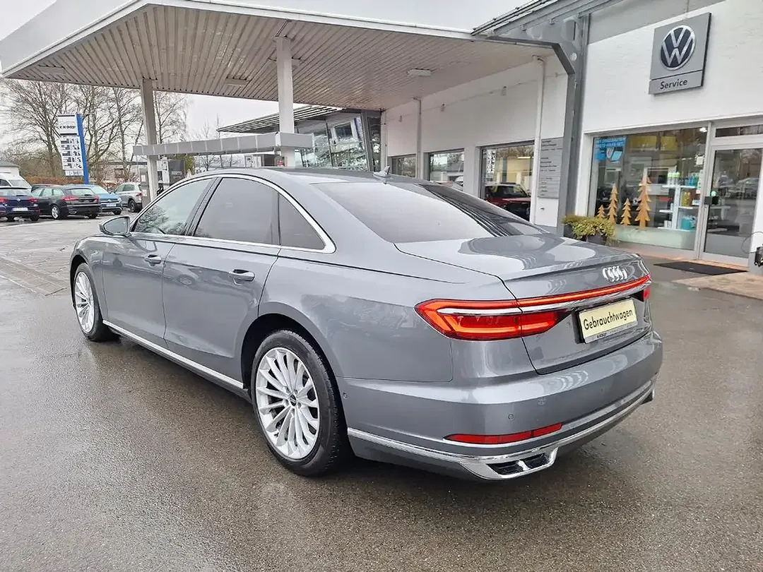 Audi A8 - Thumbnail 13