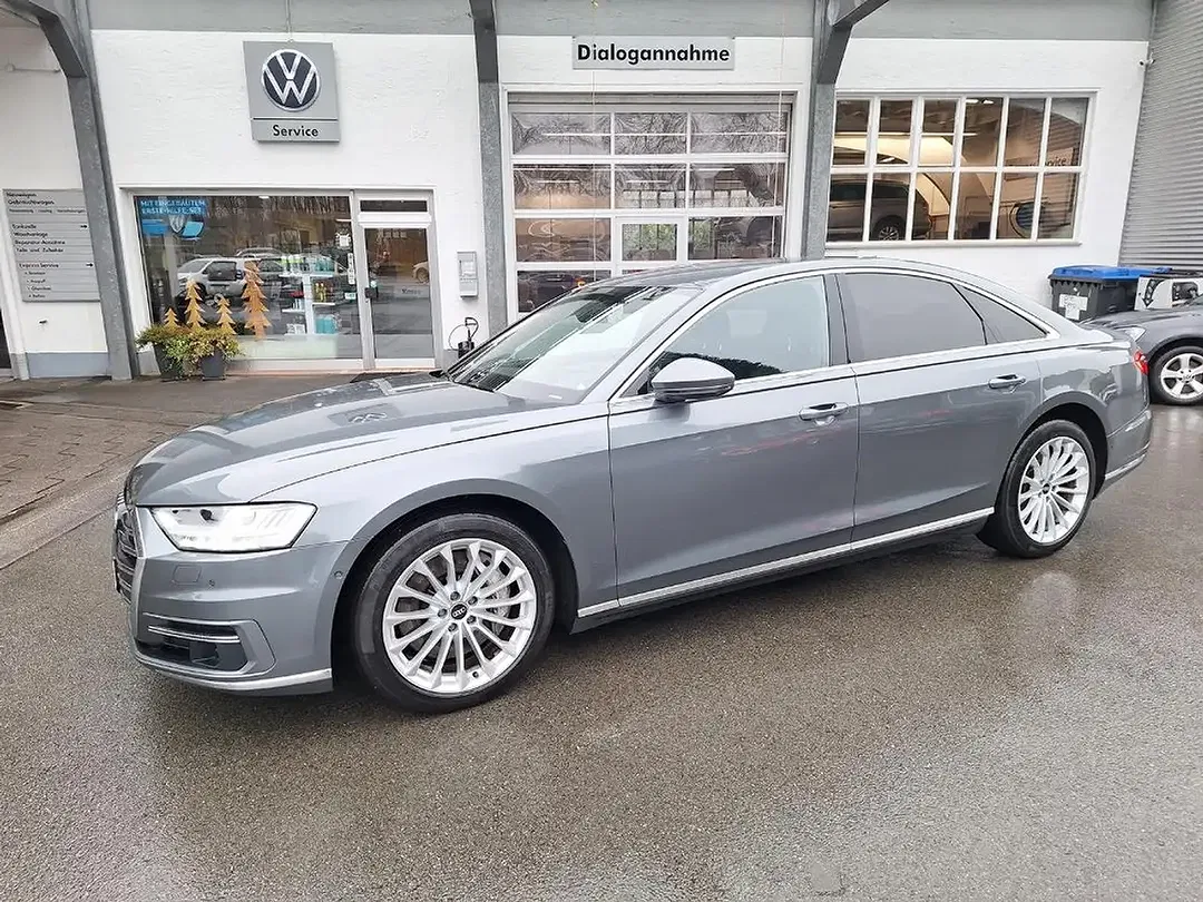 Audi A8 - Thumbnail 3