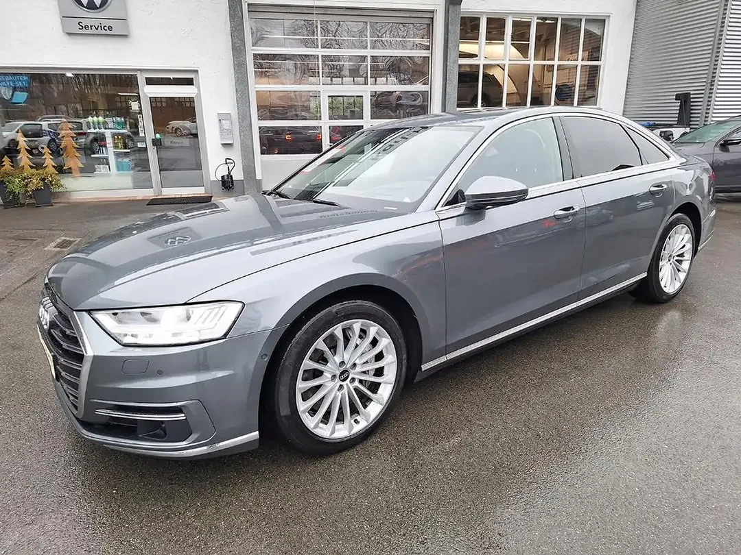 Audi A8 - Thumbnail 1