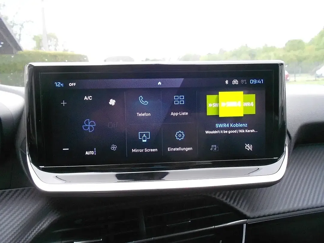 Peugeot 208 - Thumbnail 10