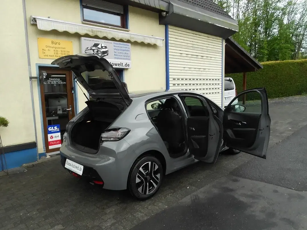 Peugeot 208 - Thumbnail 3