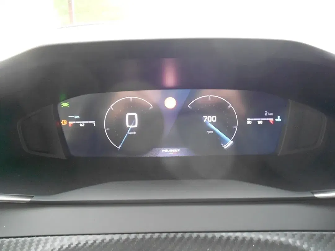 Peugeot 208 - Thumbnail 7