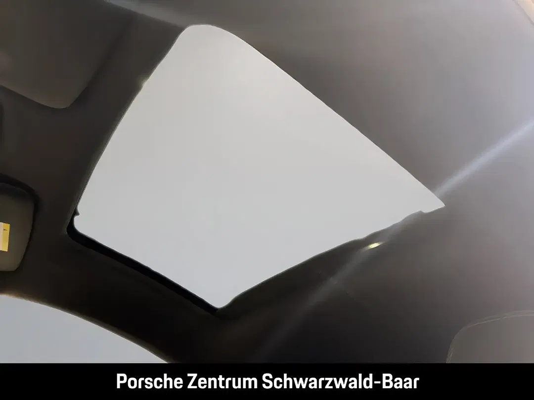 Porsche 992 - Thumbnail 15