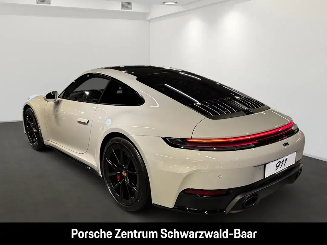 Porsche 992 - Thumbnail 3