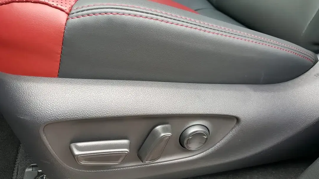 Toyota Land Cruiser - Thumbnail 11