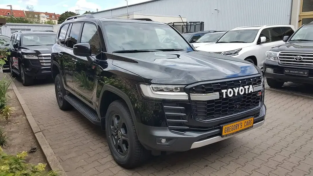 Toyota Land Cruiser - Thumbnail 5