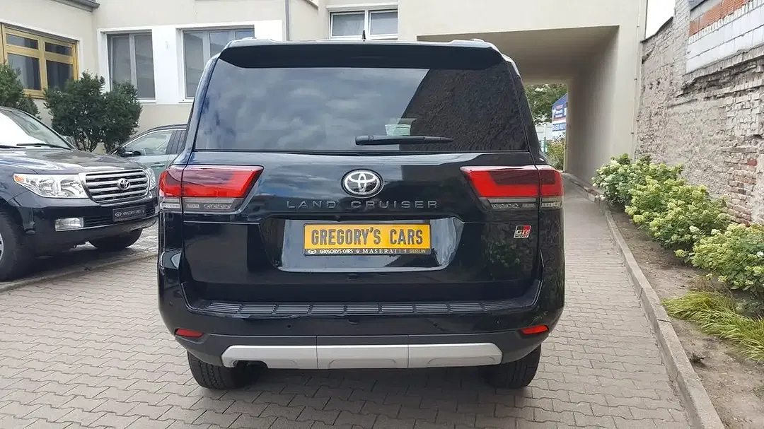 Toyota Land Cruiser - Thumbnail 7