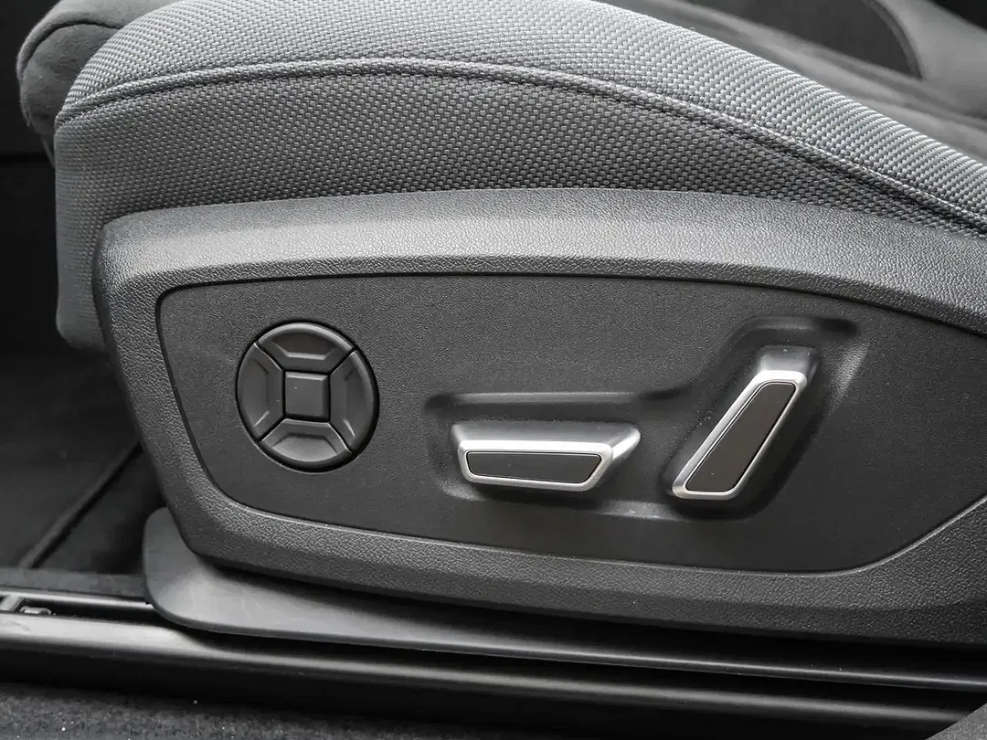 Audi Q3 - Thumbnail 12