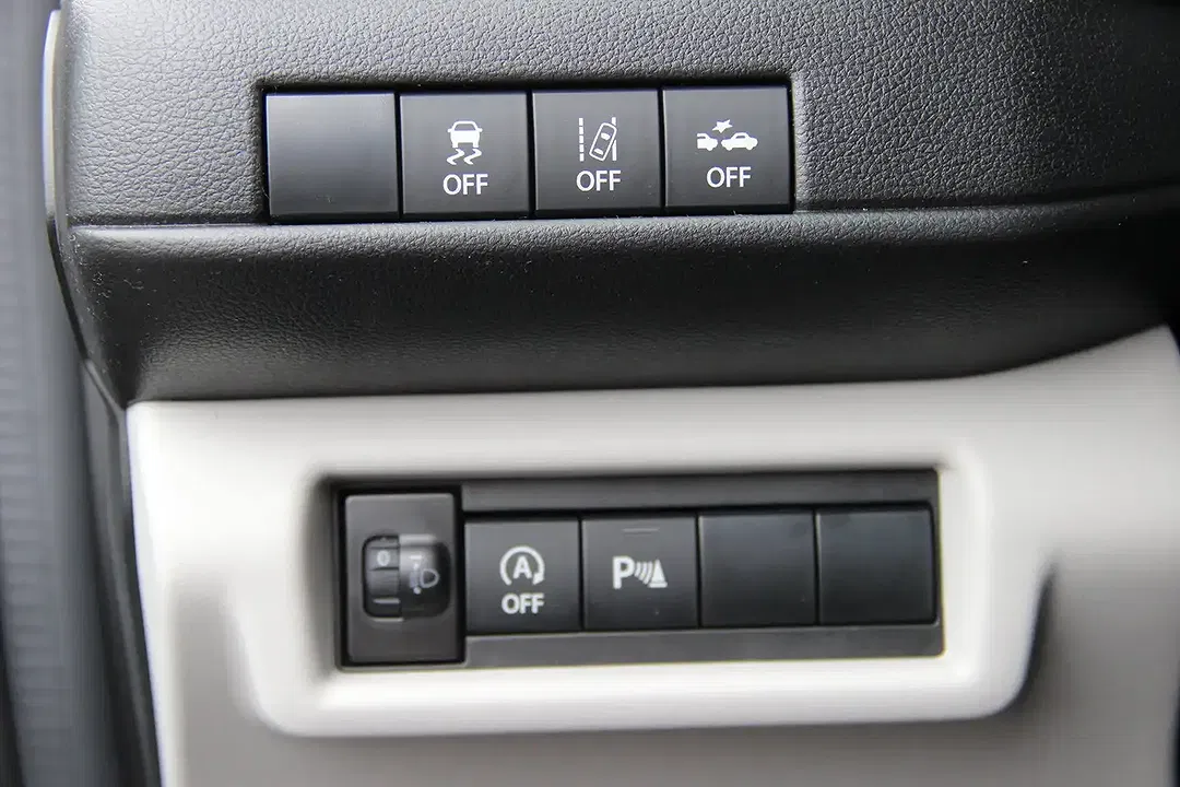 Suzuki Swift - Thumbnail 15