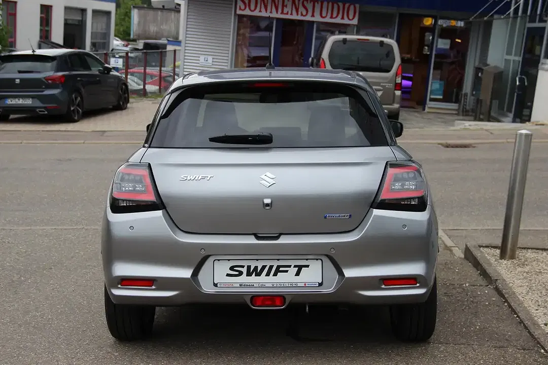 Suzuki Swift - Thumbnail 4