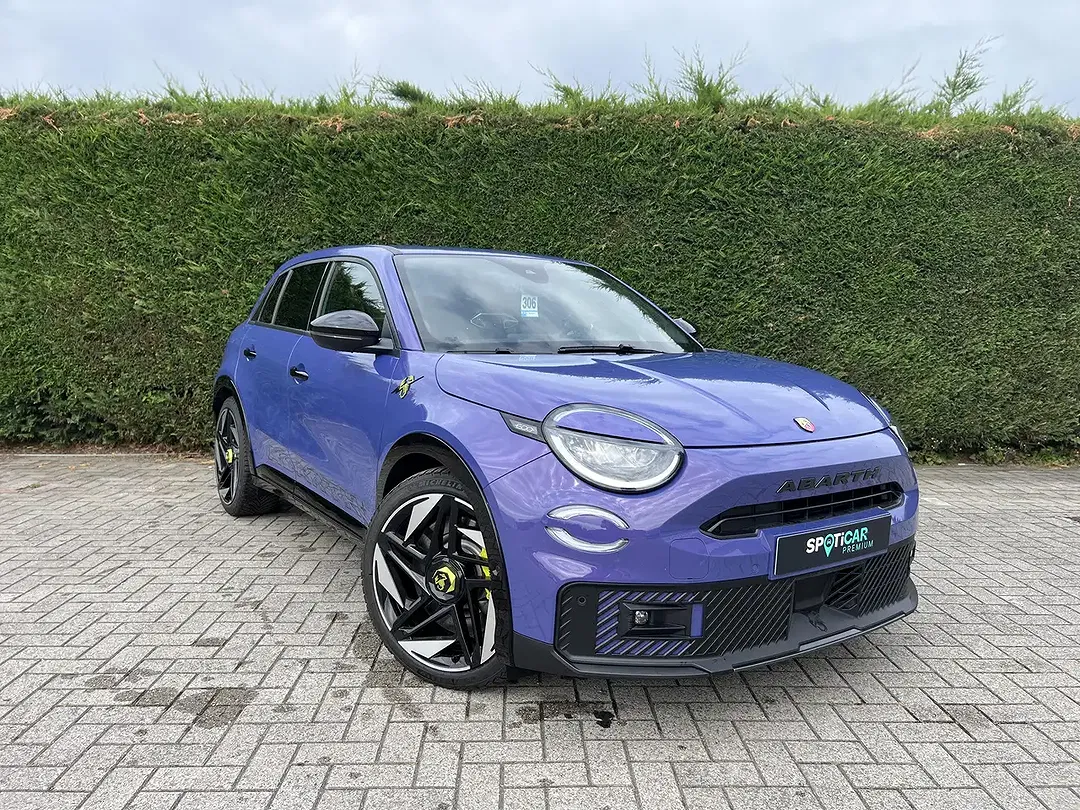 Abarth 600e - Thumbnail 3
