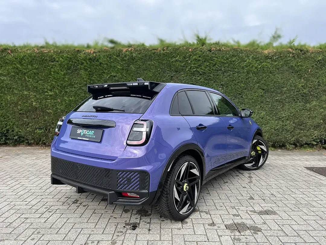 Abarth 600e - Thumbnail 5