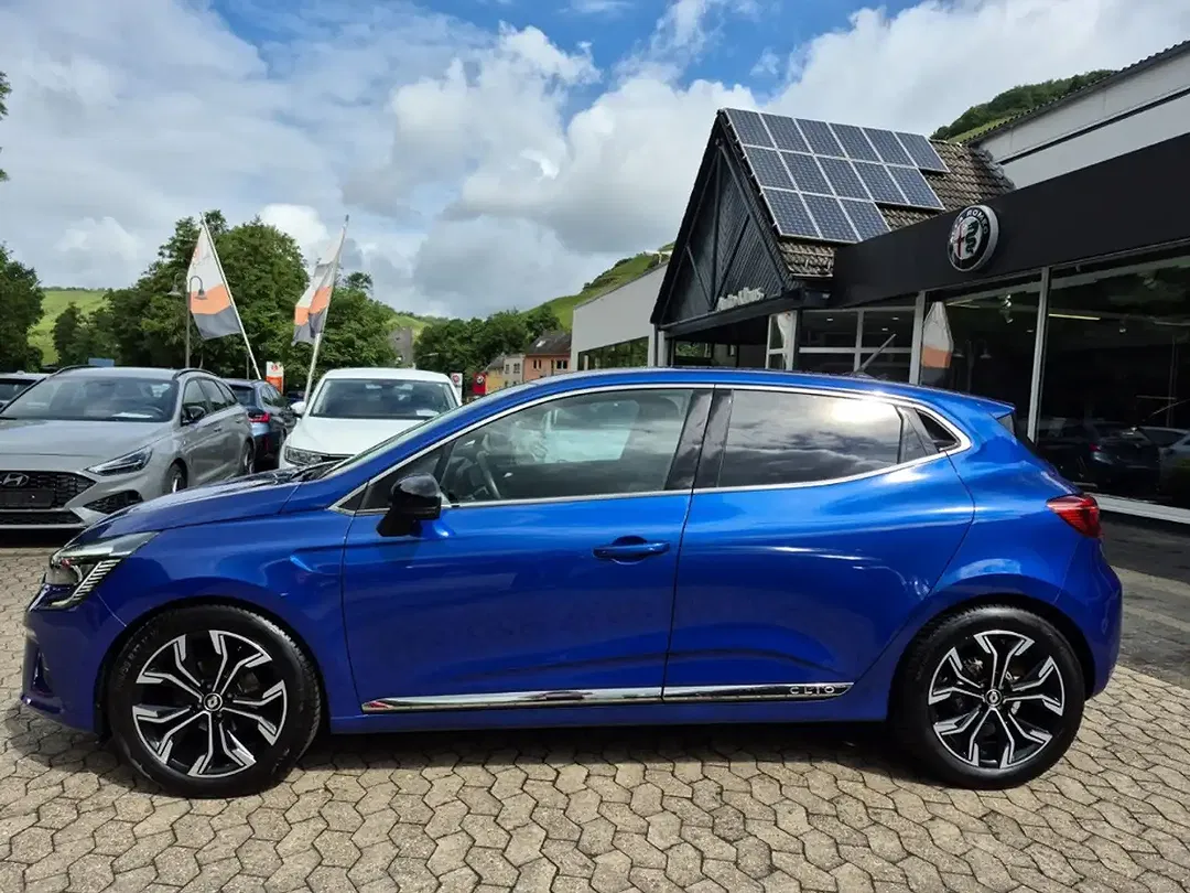 Renault Clio - Thumbnail 2