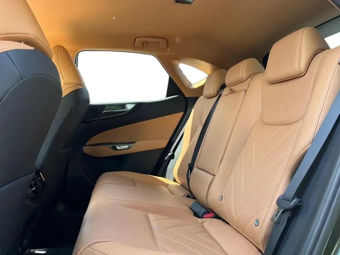 Lexus NX 450h+ - Thumbnail 10