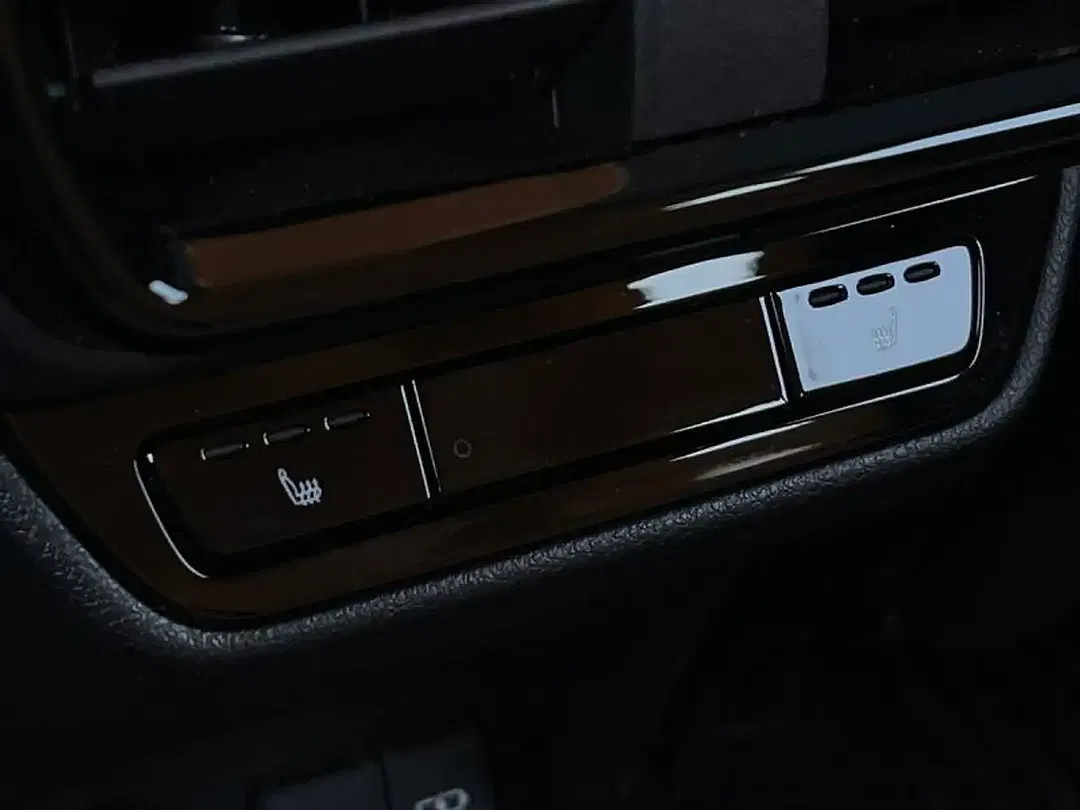 Lexus NX 450h+ - Thumbnail 11