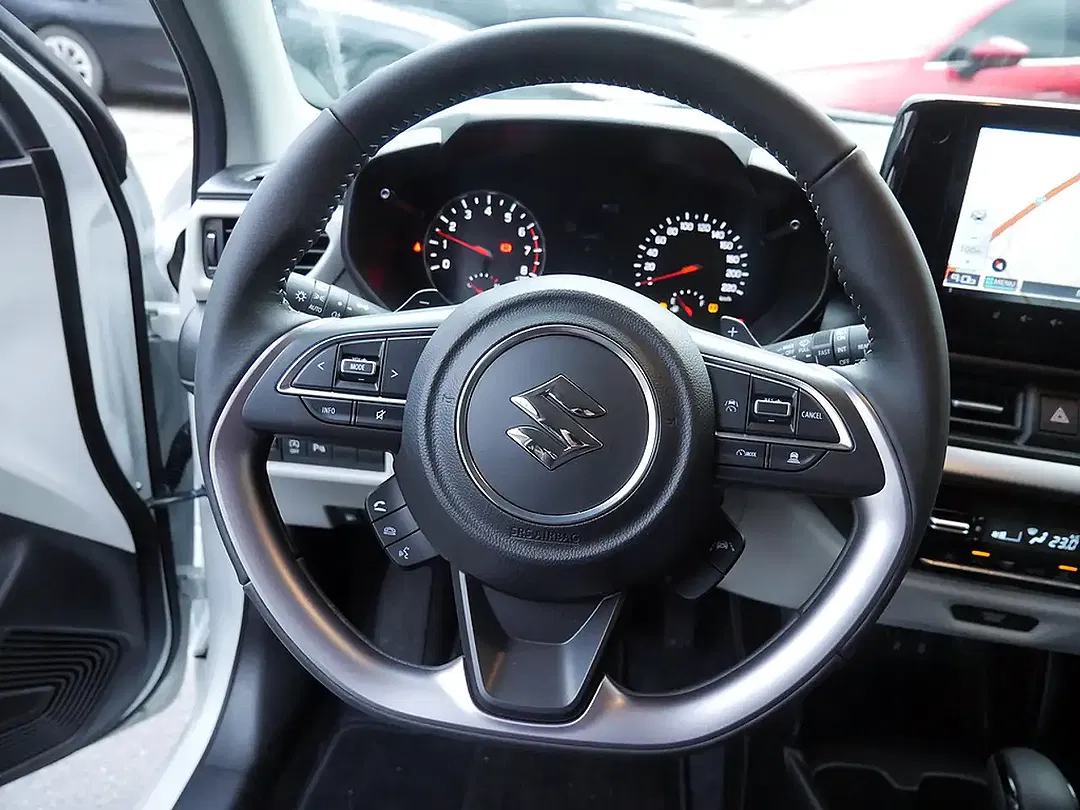 Suzuki Swift - Thumbnail 11