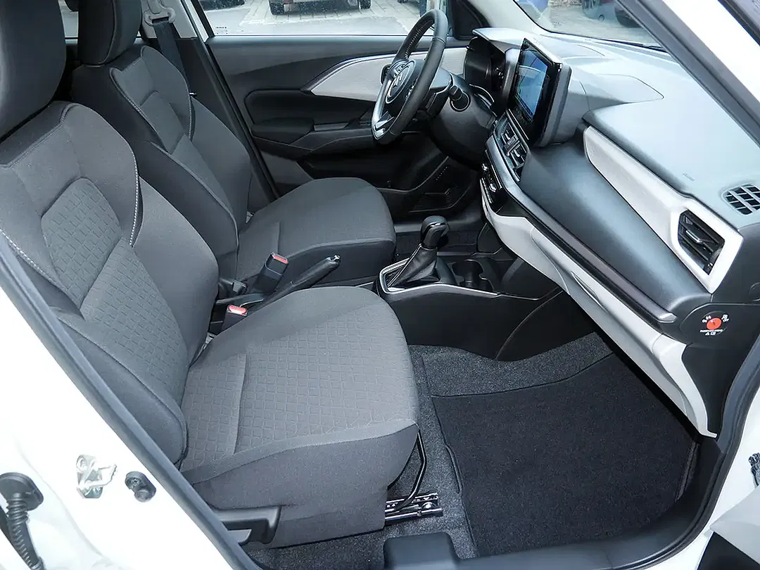 Suzuki Swift - Thumbnail 8