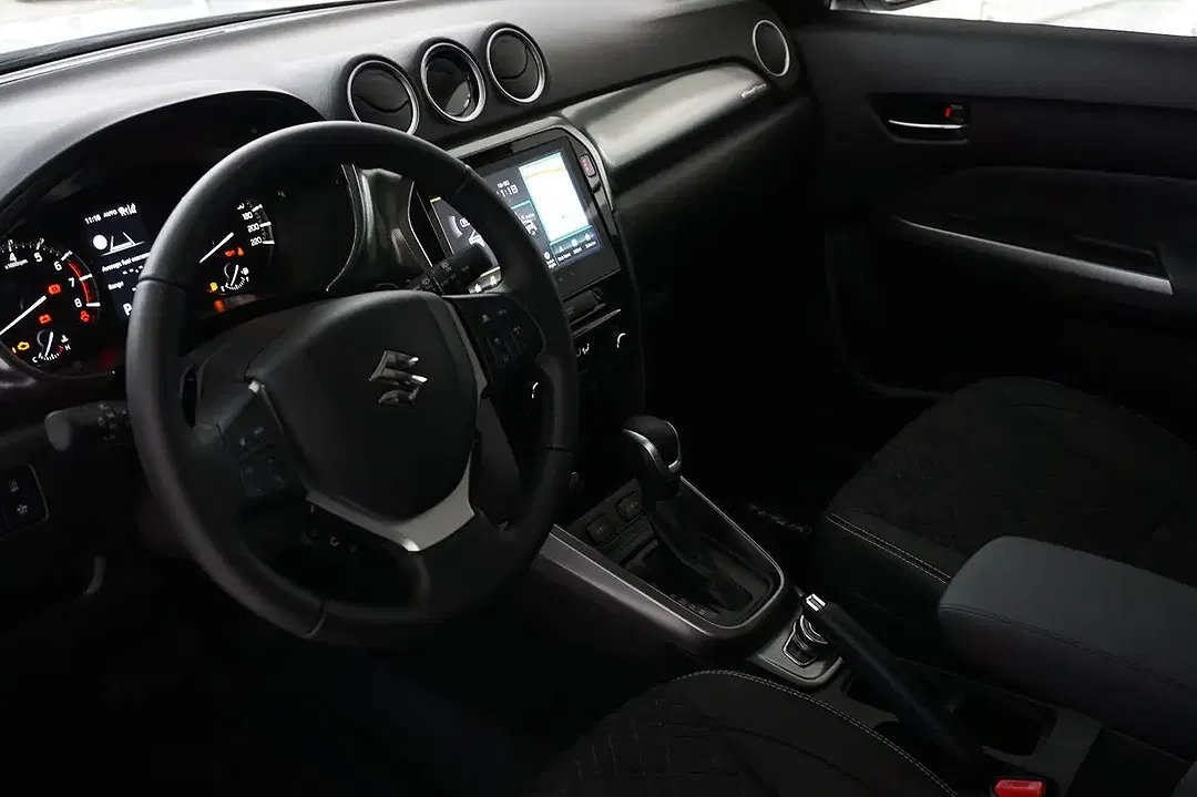 Suzuki Vitara - Thumbnail 14