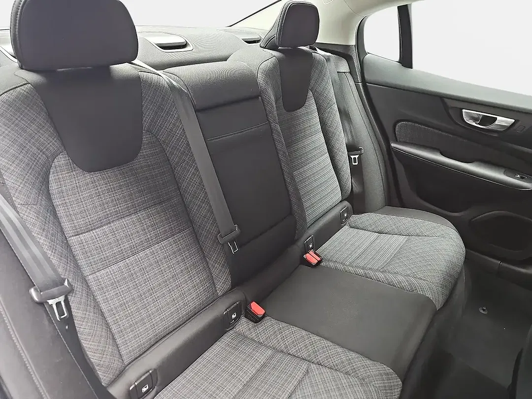 Volvo S60 - Thumbnail 10