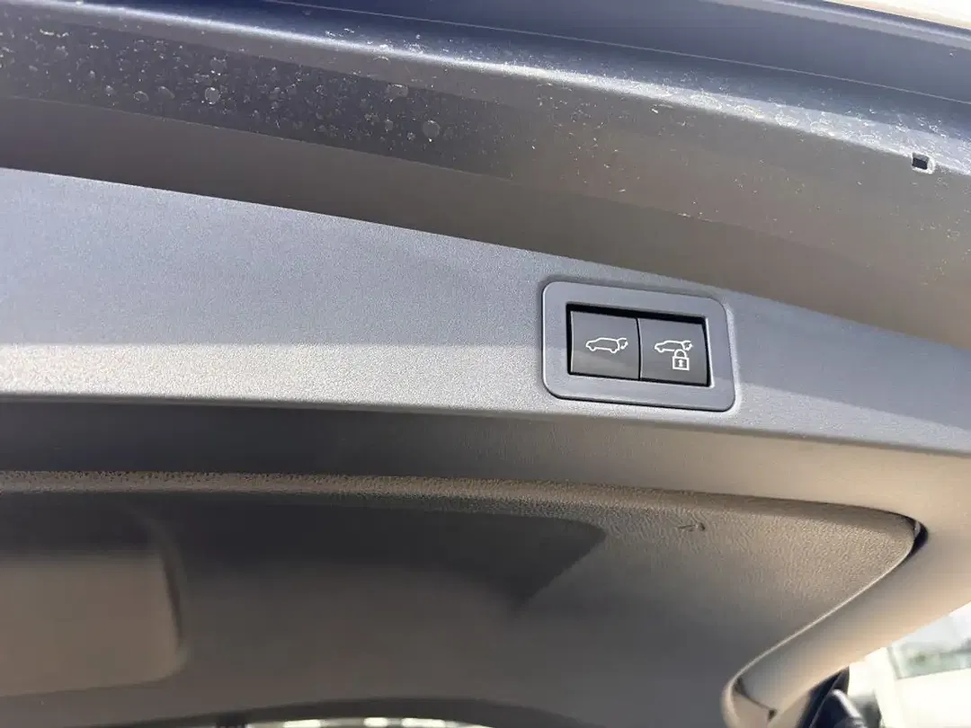 Toyota Corolla - Thumbnail 11