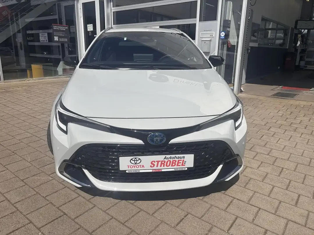 Toyota Corolla - Thumbnail 1