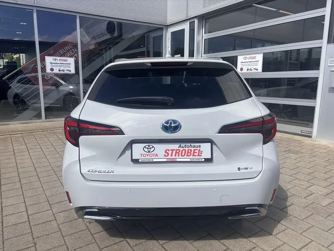 Toyota Corolla - Thumbnail 5
