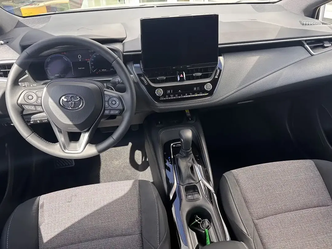 Toyota Corolla - Thumbnail 8