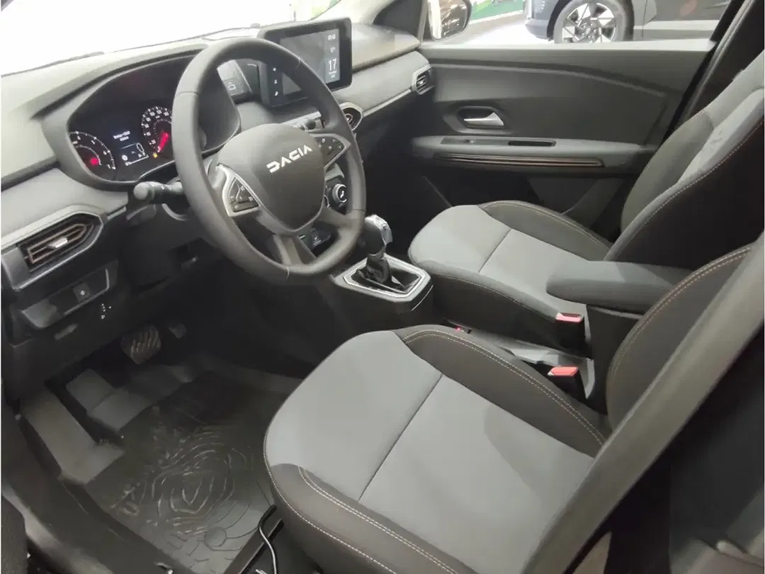 Dacia Sandero - Thumbnail 7