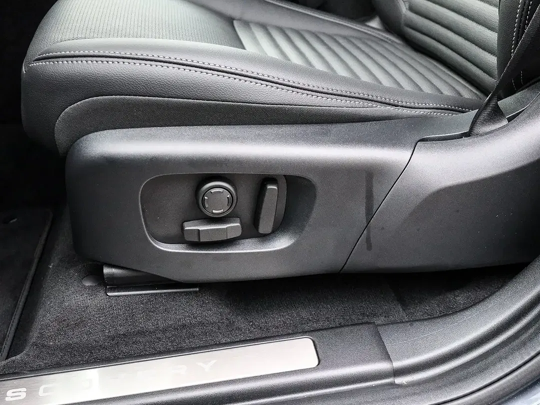 Land Rover Discovery Sport - Thumbnail 12