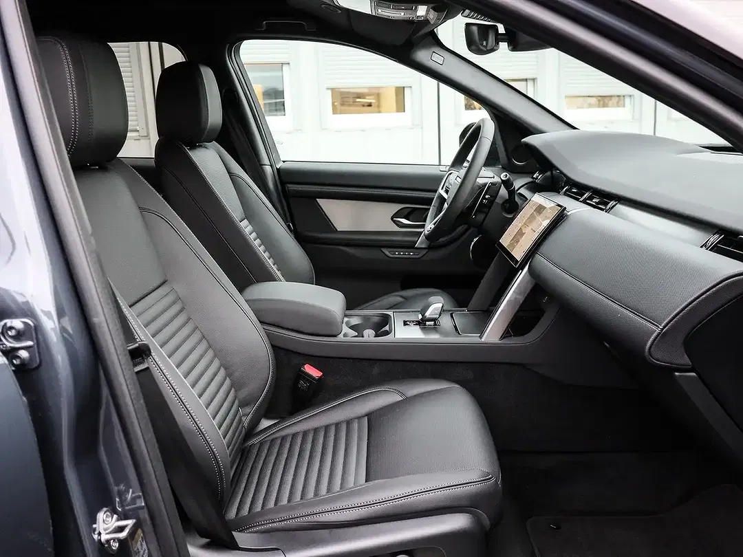 Land Rover Discovery Sport - Thumbnail 3
