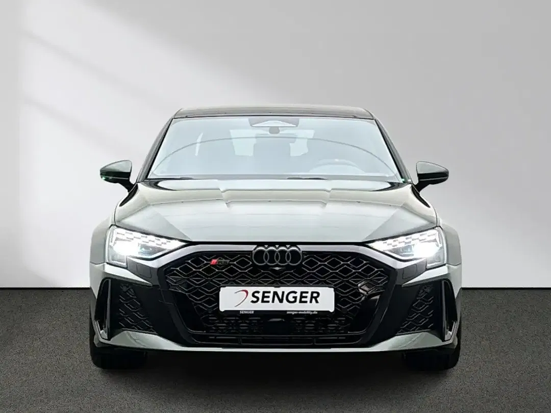 Audi RS3 - Thumbnail 3