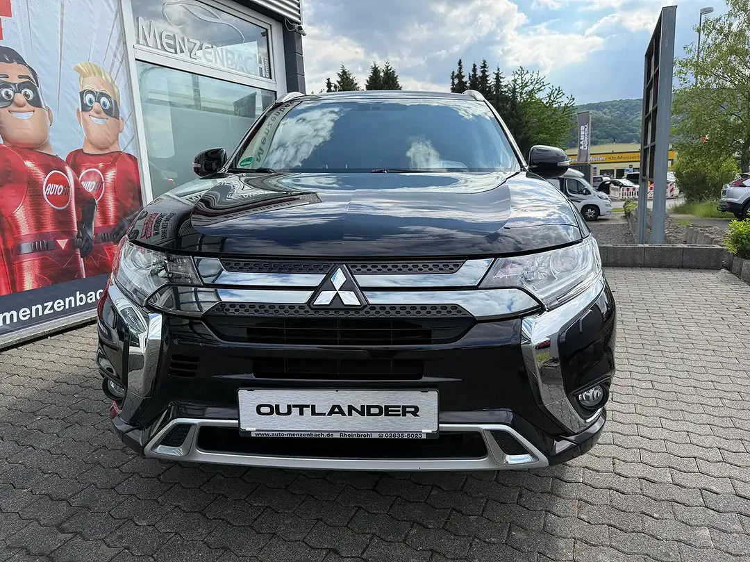 Mitsubishi Outlander - Thumbnail 4