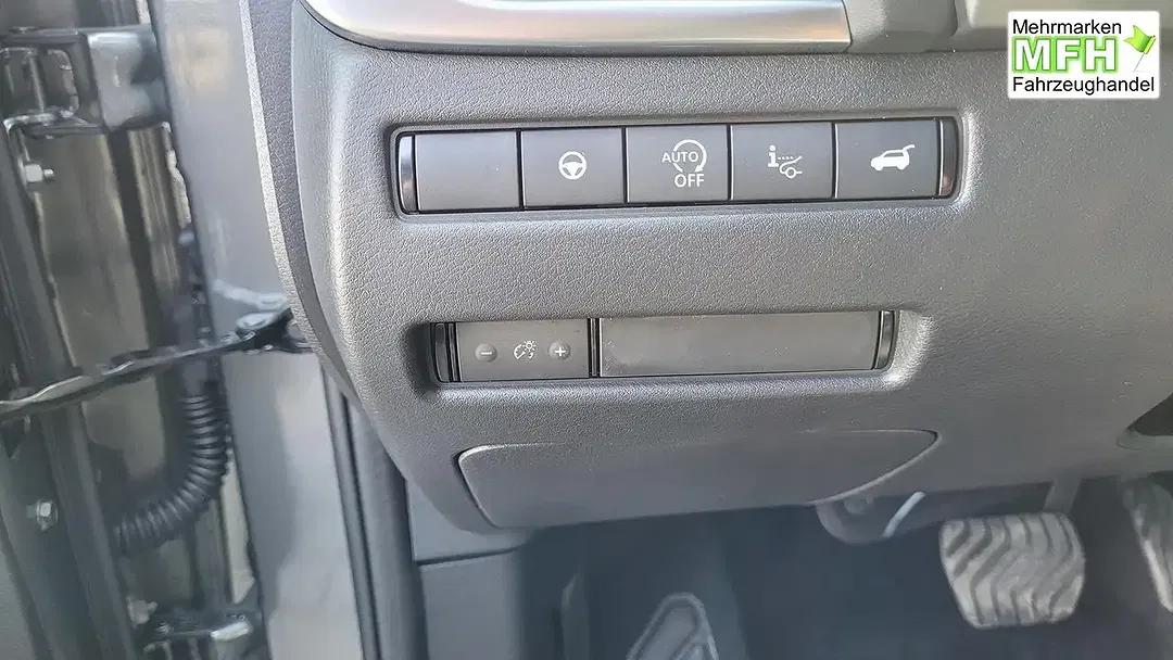Nissan Qashqai - Thumbnail 10