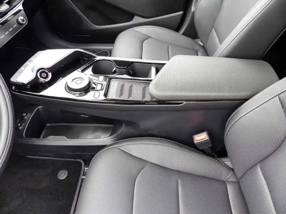 Kia EV6 - Thumbnail 12