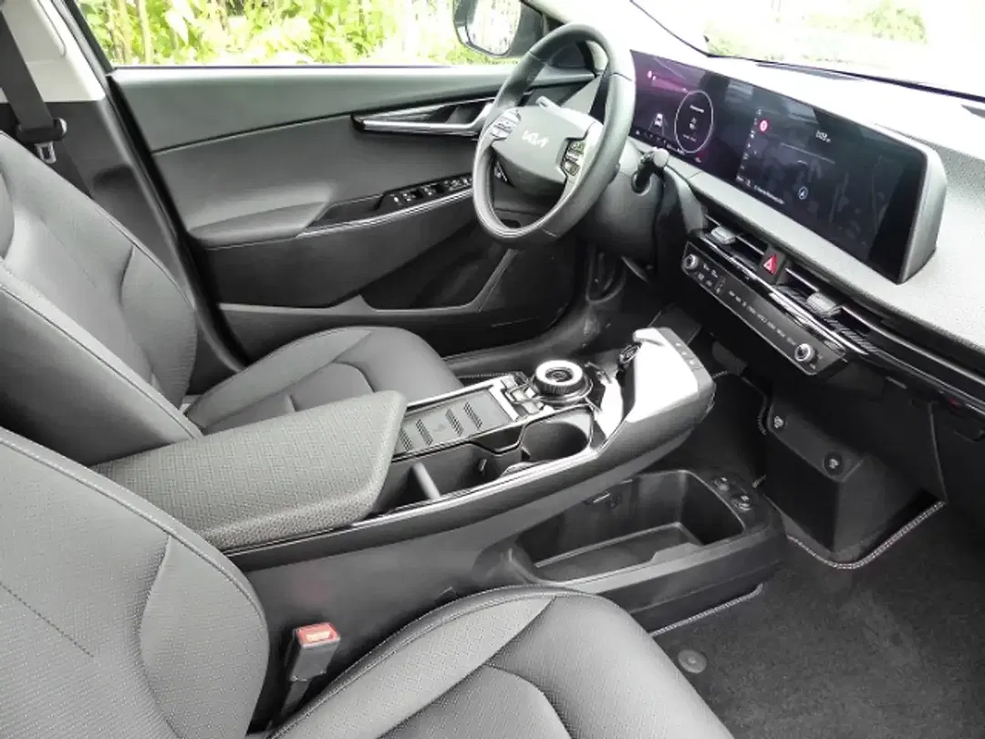 Kia EV6 - Thumbnail 4