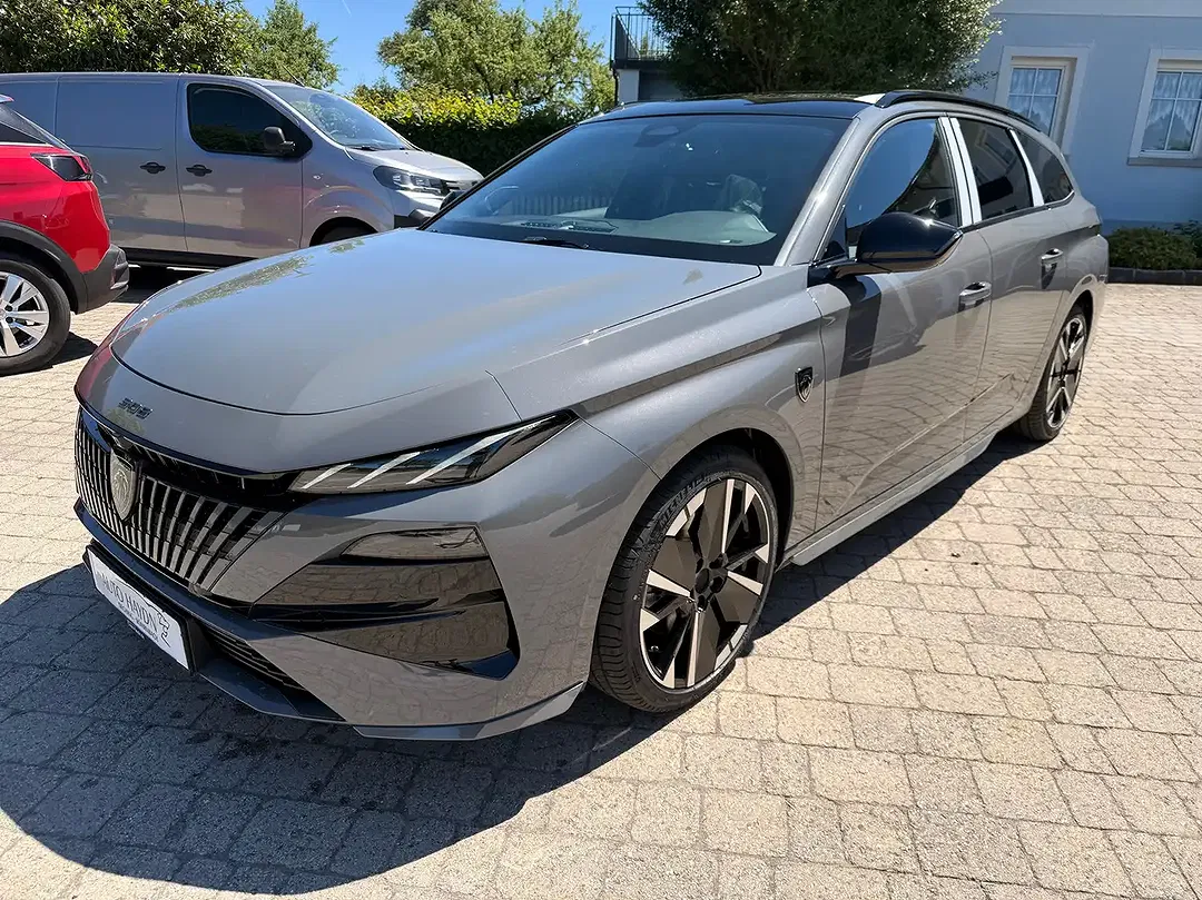 Peugeot 308 - Thumbnail 1