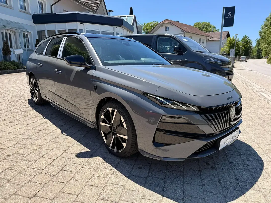 Peugeot 308 - Thumbnail 3