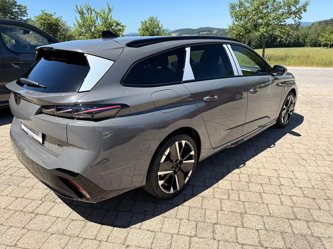 Peugeot 308 - Thumbnail 4