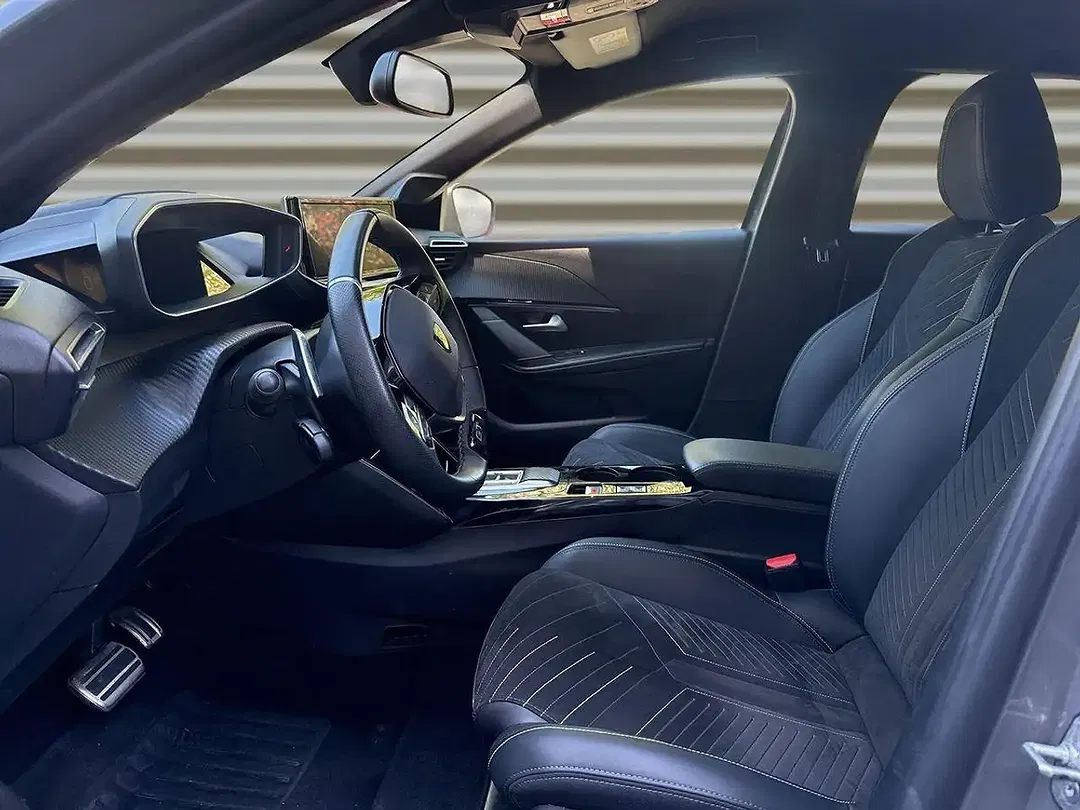 Peugeot 208 - Thumbnail 11