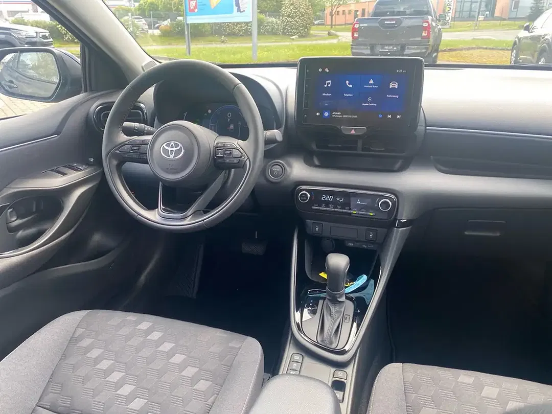 Toyota Yaris - Thumbnail 11
