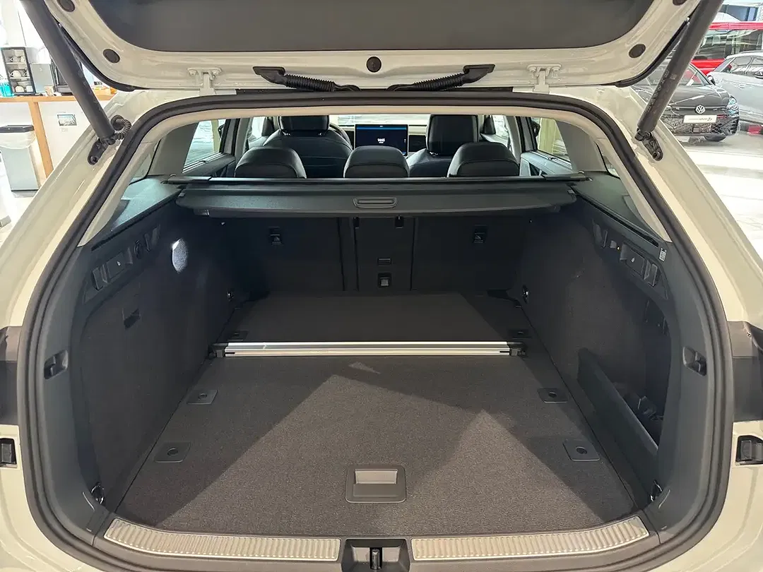 Volkswagen Passat Variant - Thumbnail 9