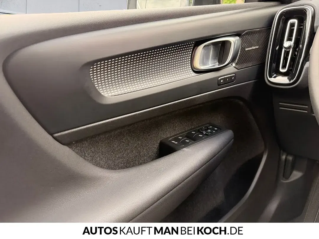 Volvo XC40 - Thumbnail 12