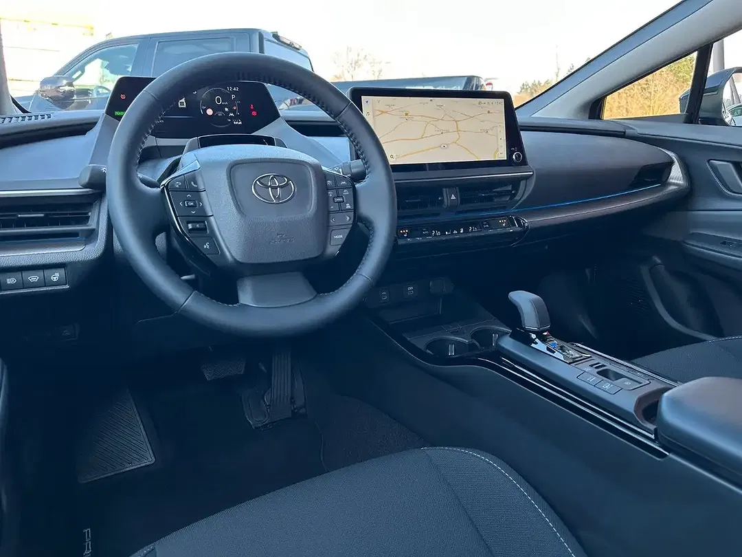 Toyota Prius - Thumbnail 11