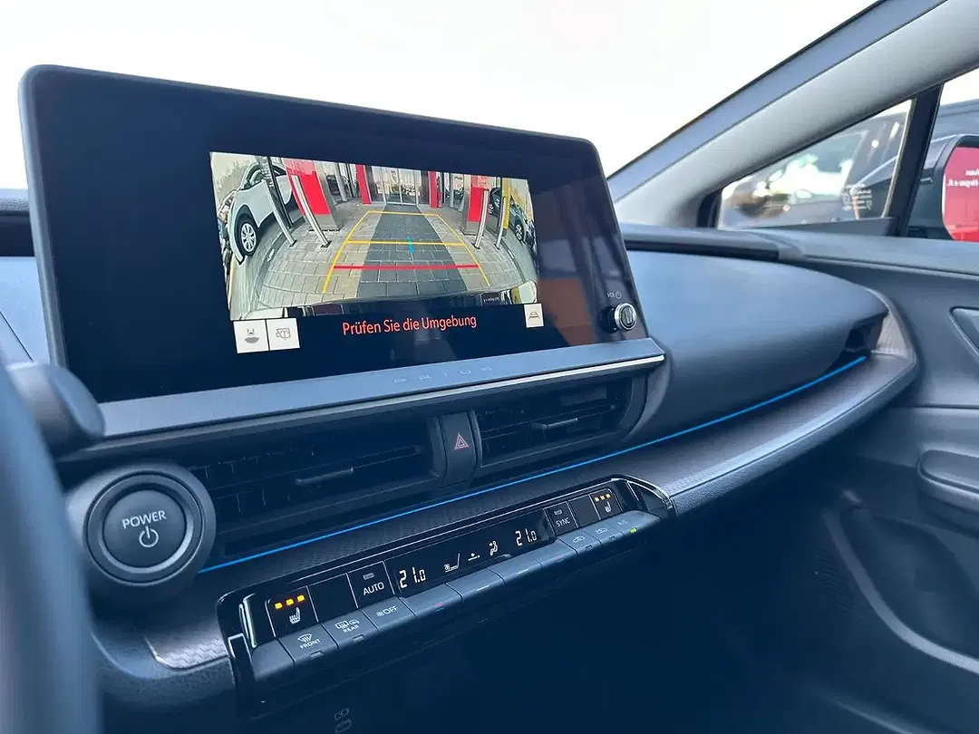 Toyota Prius - Thumbnail 14