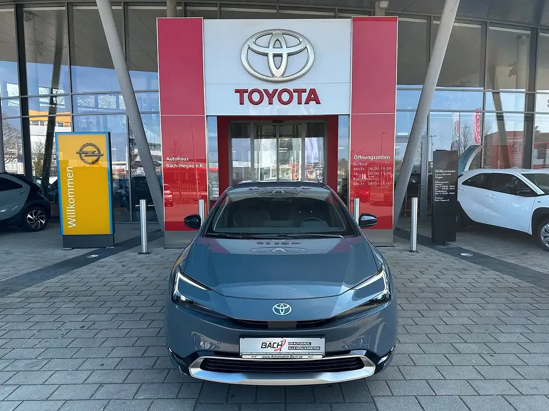 Toyota Prius - Thumbnail 5
