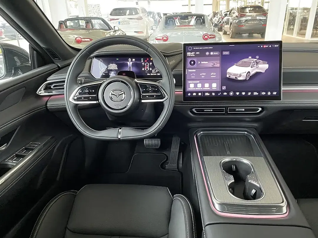 Mazda 6e - Thumbnail 3