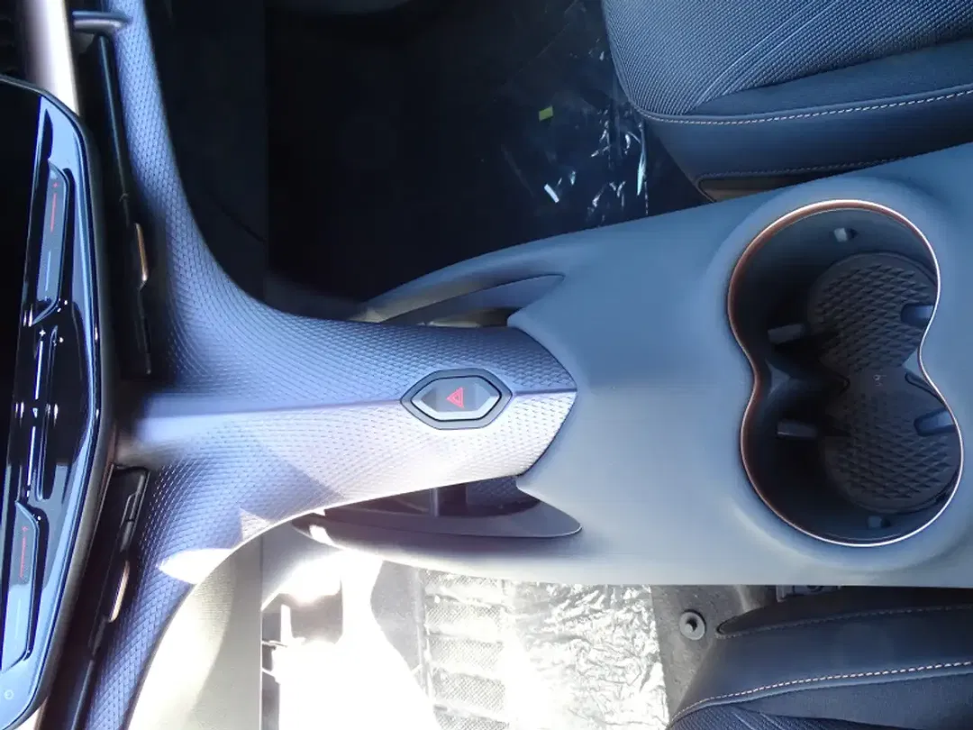 CUPRA Tavascan - Thumbnail 11